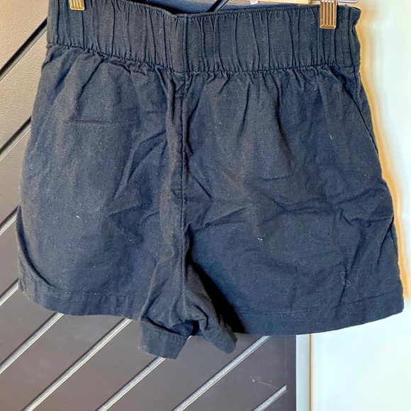 Abercrombie and Fitch shorts. Size S. Worn only once. Excellent condition. - Picture 2 of 3